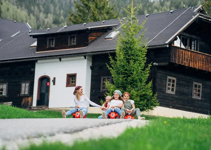 Slow Travel Kirchleitn Aparthotel 3*