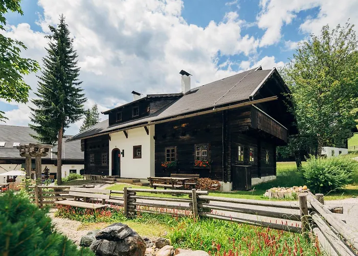 Slow Travel Kirchleitn Aparthotel 3*